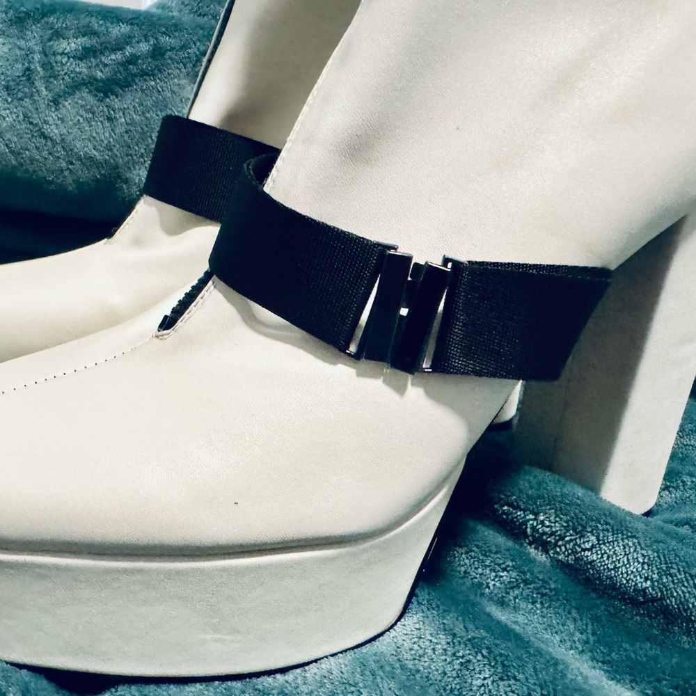 London Fog Chic White and Black Heeled Boots with Ankle Strap - Picture 12 of 12